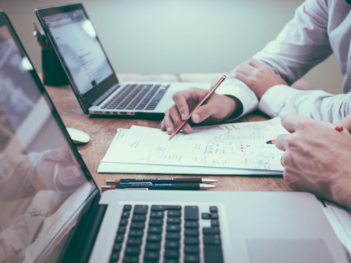 Reviewing an investor-ready pitch deck and online presence
